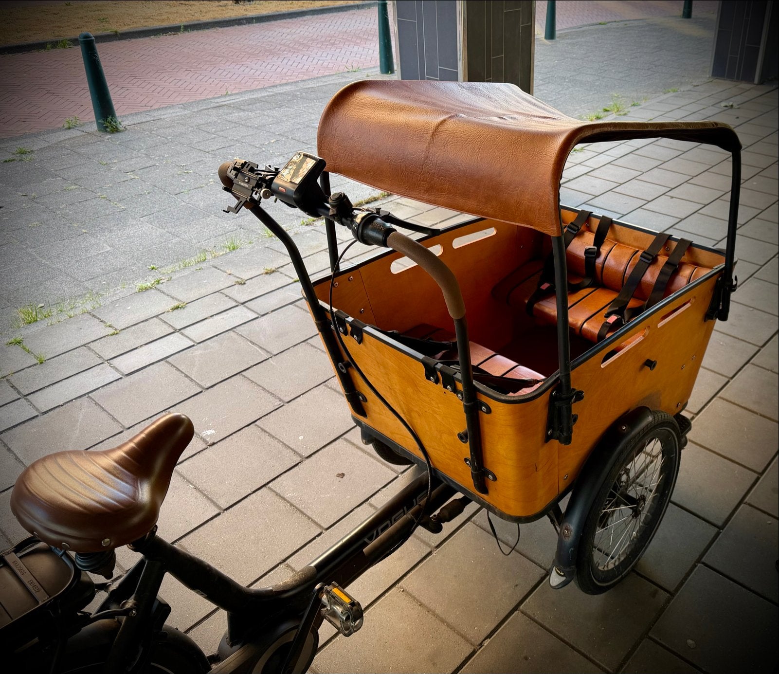 Vogue Carry 3 - Elektrische Bakfiets Deluxe + Nieuwe accu, 4 kinderen of meer, Zo goed als nieuw, Schijfrem, Huif