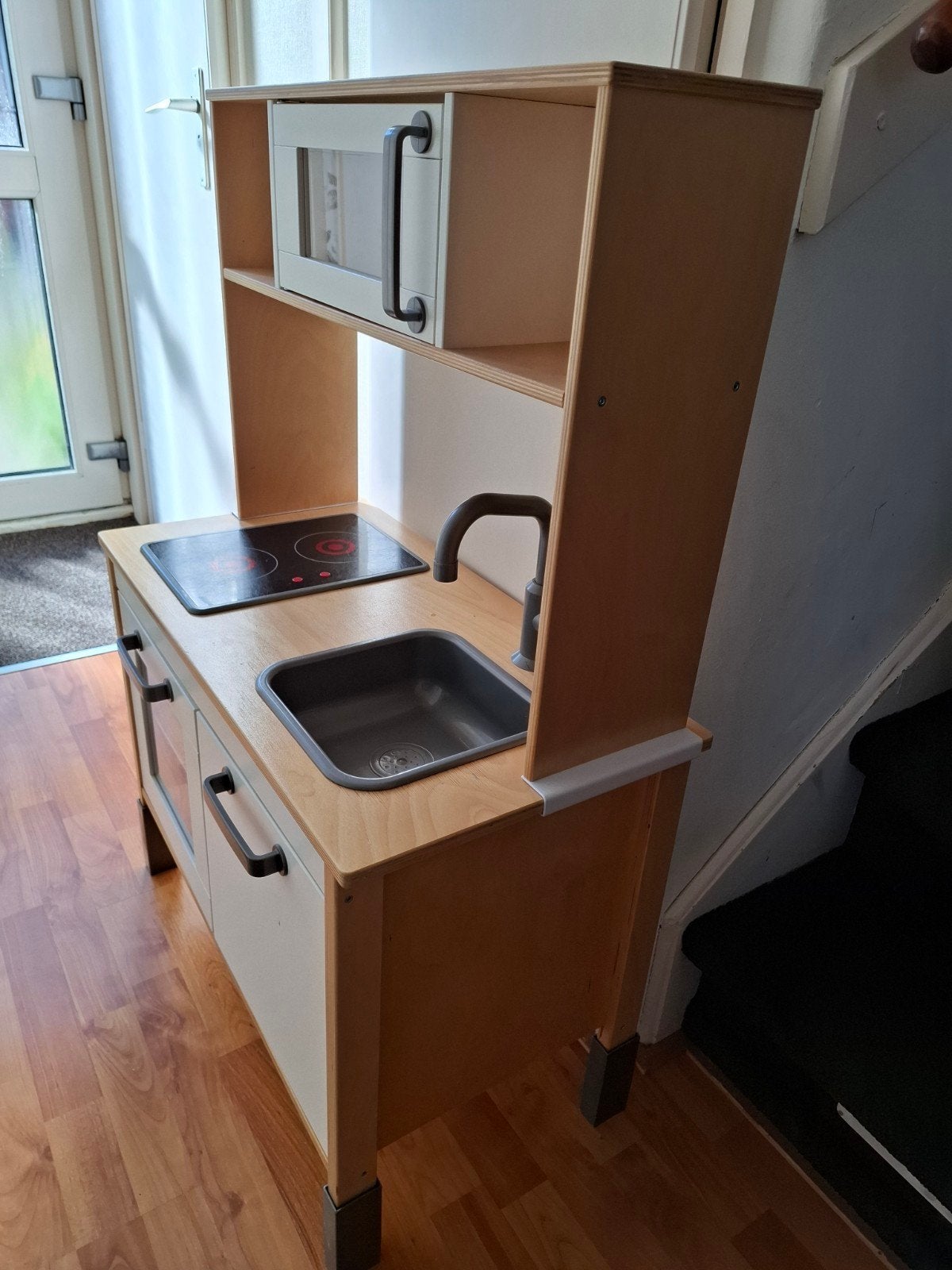 IKEA DUKTIG Speelkeuken met magnetron en kookplaat, Ophalen, Gebruikt, Jongen of Meisje