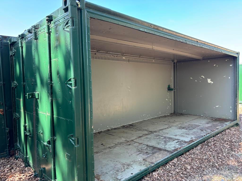 Schuilcontainer, Stalling, 2 of 3 paarden of pony's