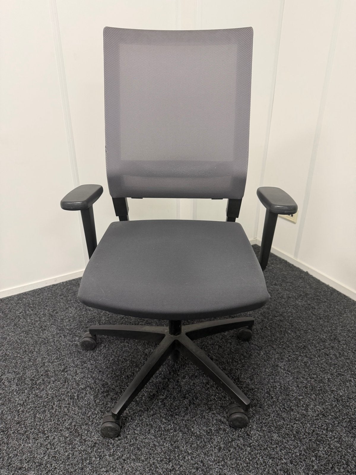 5x Comfortabele Bureaustoel - donker Grijs, Ergonomisch, Ophalen, Gebruikt, Grijs, Bureaustoel