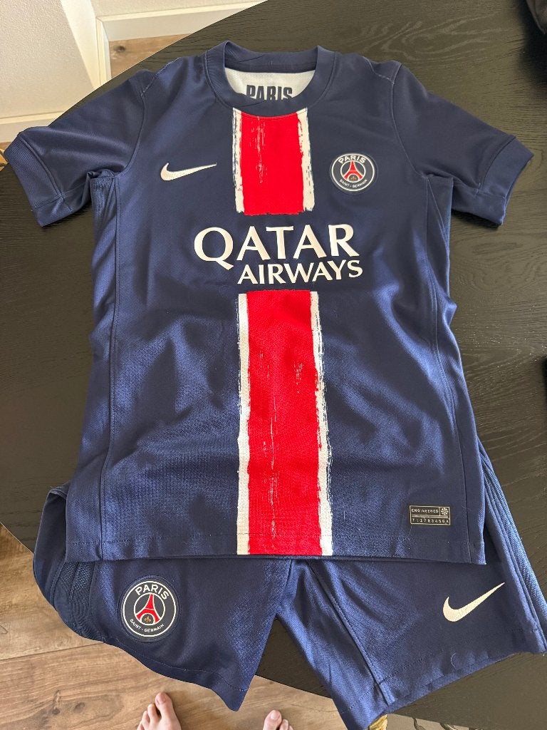 Paris Saint Germain tenue met bijpassend trainingsjasje, Maat XS of kleiner, Ophalen of Verzenden, Zo goed als nieuw, Set