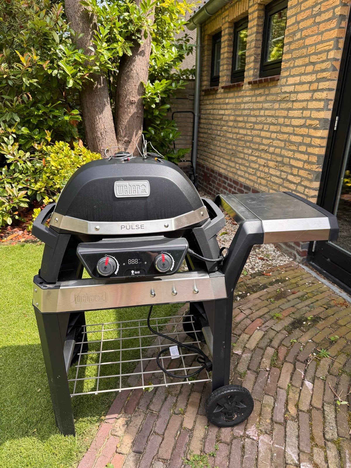 Weber Pulse 2000 elektrische BBQ + origineel onderstel, Tuin en Terras, Elektrische barbecues, Ophalen, Zo goed als nieuw