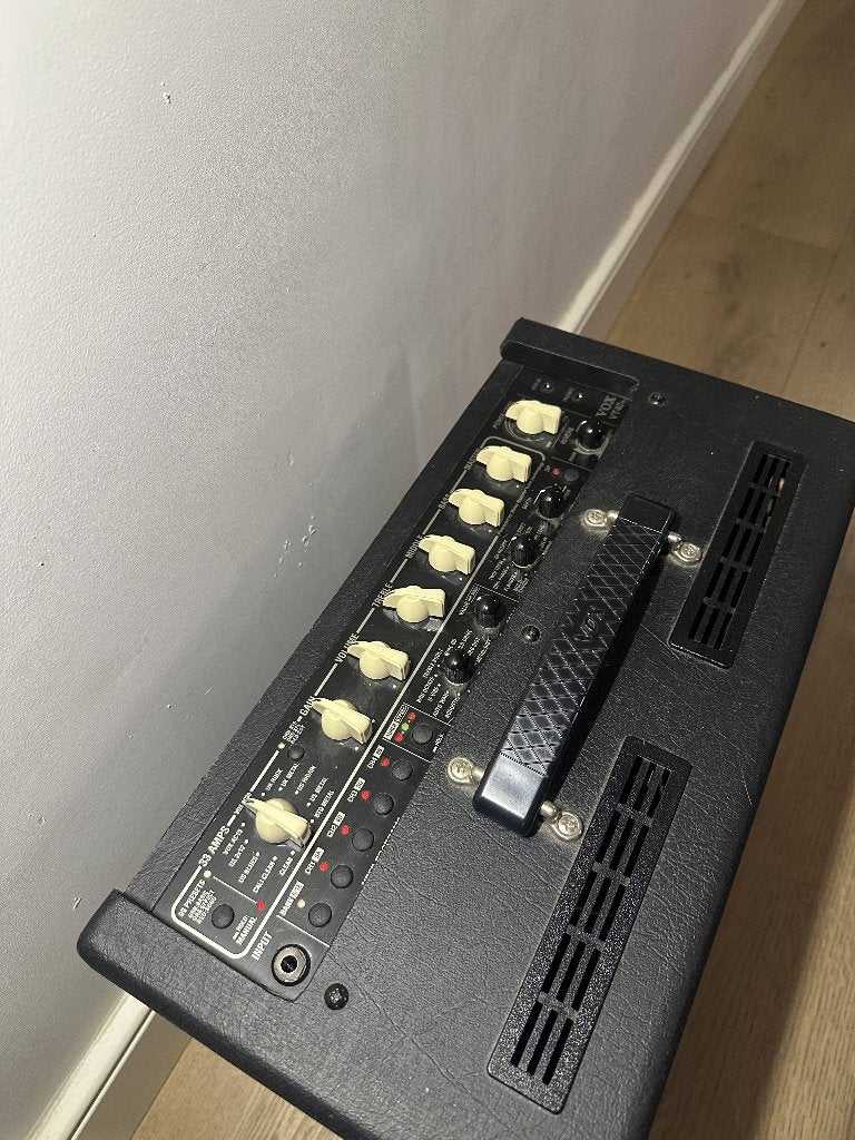 Foto 5 van VOX Valvetronix VT40+ gitaarversterker – 40W modeling amp
