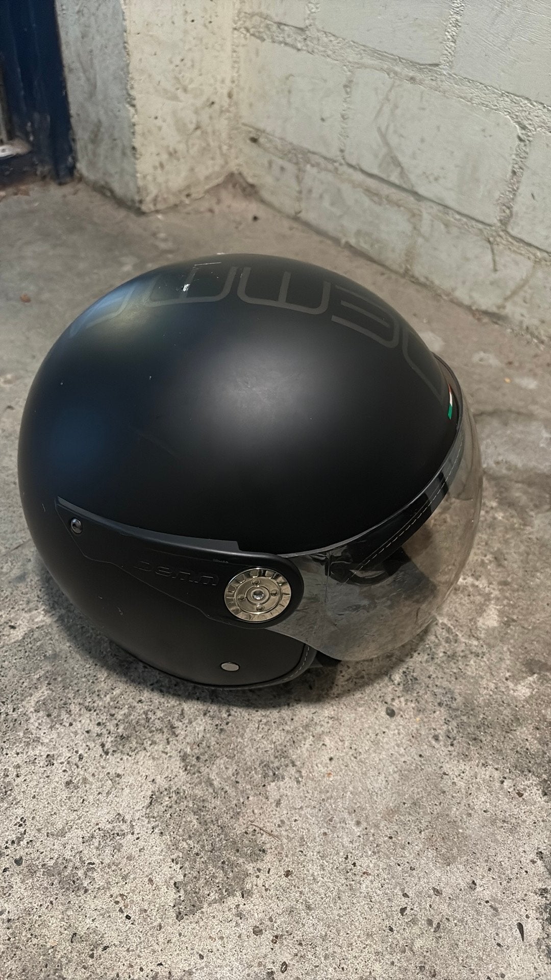 Demm fashion helm maat L 3 x gedragen, Ophalen, Zo goed als nieuw