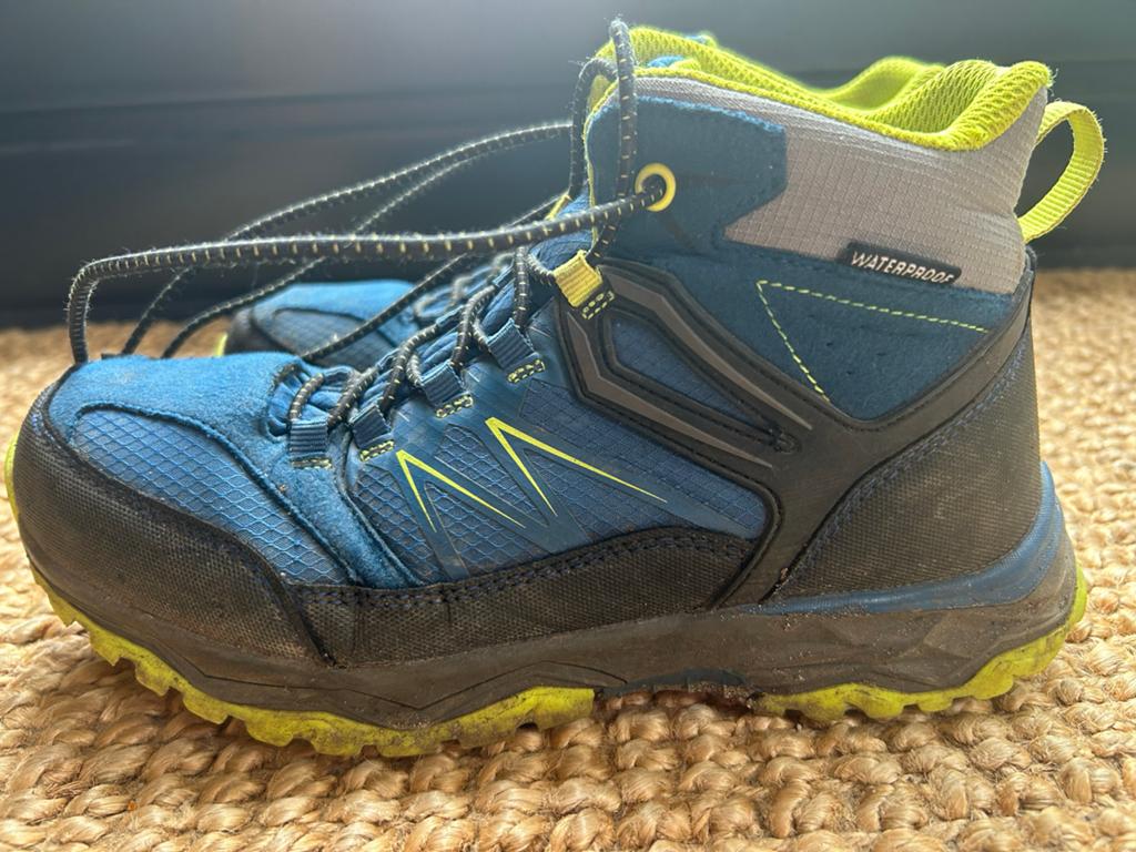 Waterdichte wandelschoenen - Maat 35, Ophalen of Verzenden, Zo goed als nieuw, Schoenen