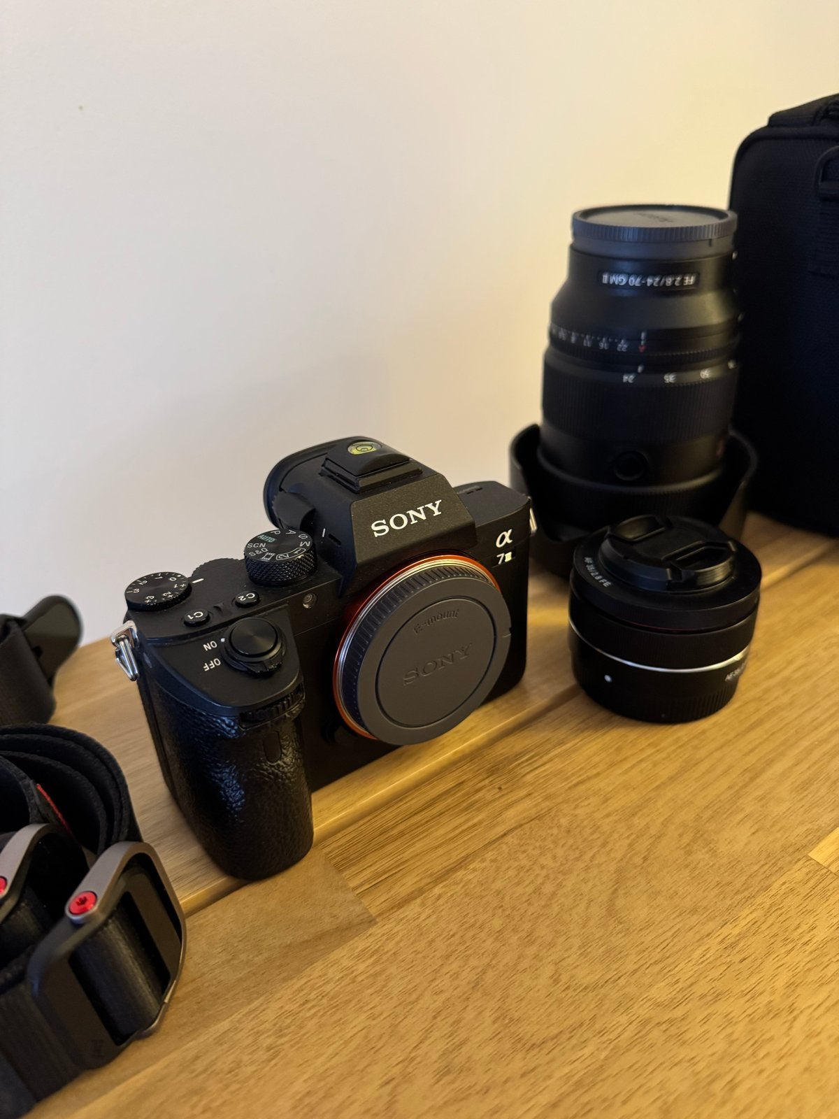 Sony a7iii kit met 2 lenzen en Peak Design strap, Ophalen, Zo goed als nieuw, Sony, Draagriem