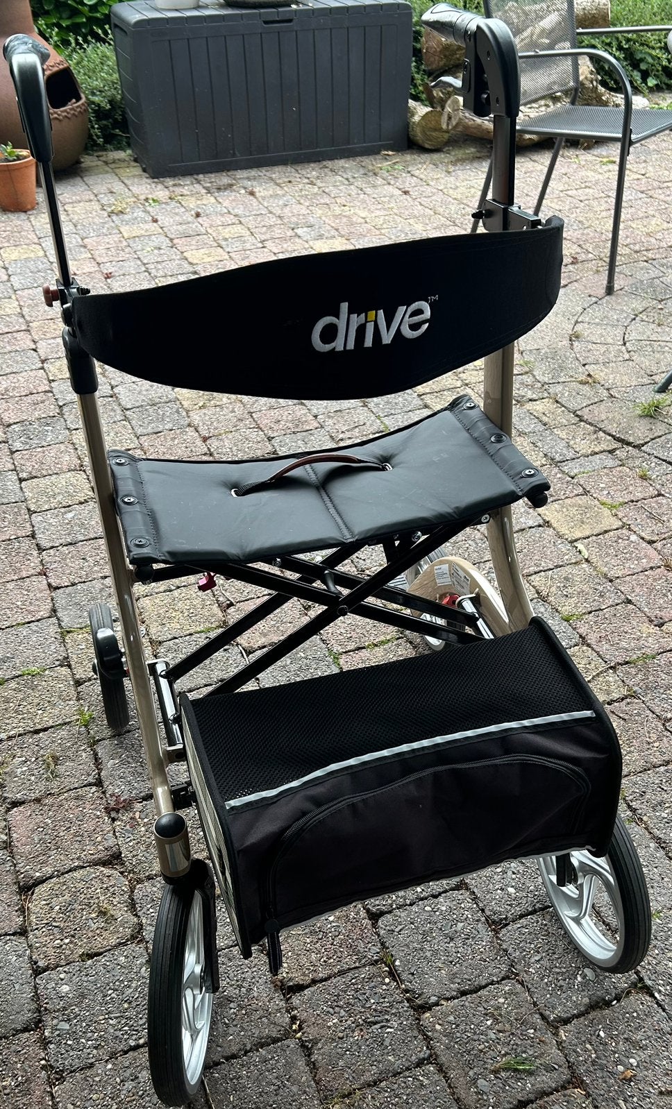Rollator Nitro maat Medium kleur Champagne, Diversen, Rollators, Ophalen, Opvouwbaar, Zo goed als nieuw