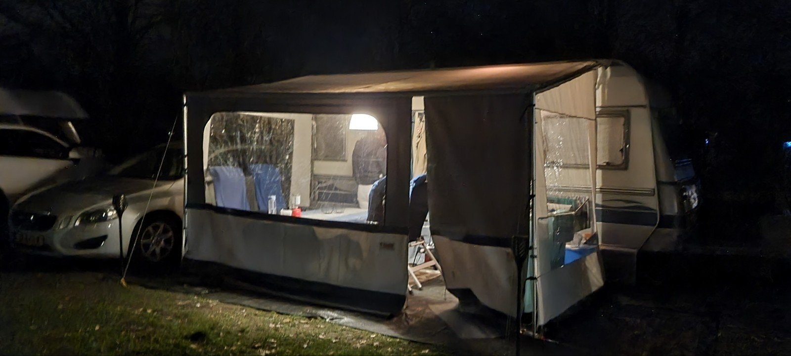 Fiamma voorwand t.b.v. zakluifel, breedte 280 (z.g.a.n.), Ophalen