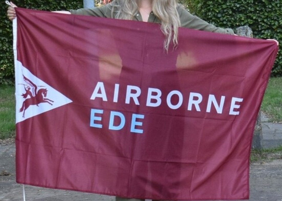 nieuw in de verpakking airborne vlag, Diversen, Ophalen, Nieuw