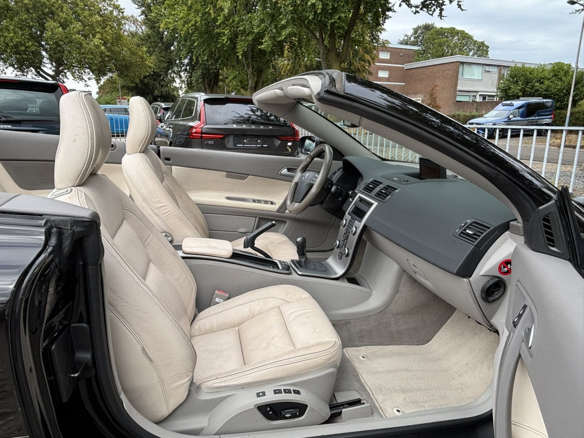 Volvo C70 Convertible 2.5 T5 230pk Summum Keyless Premium So, C70, Beige, 4 stoelen, Bedrijf