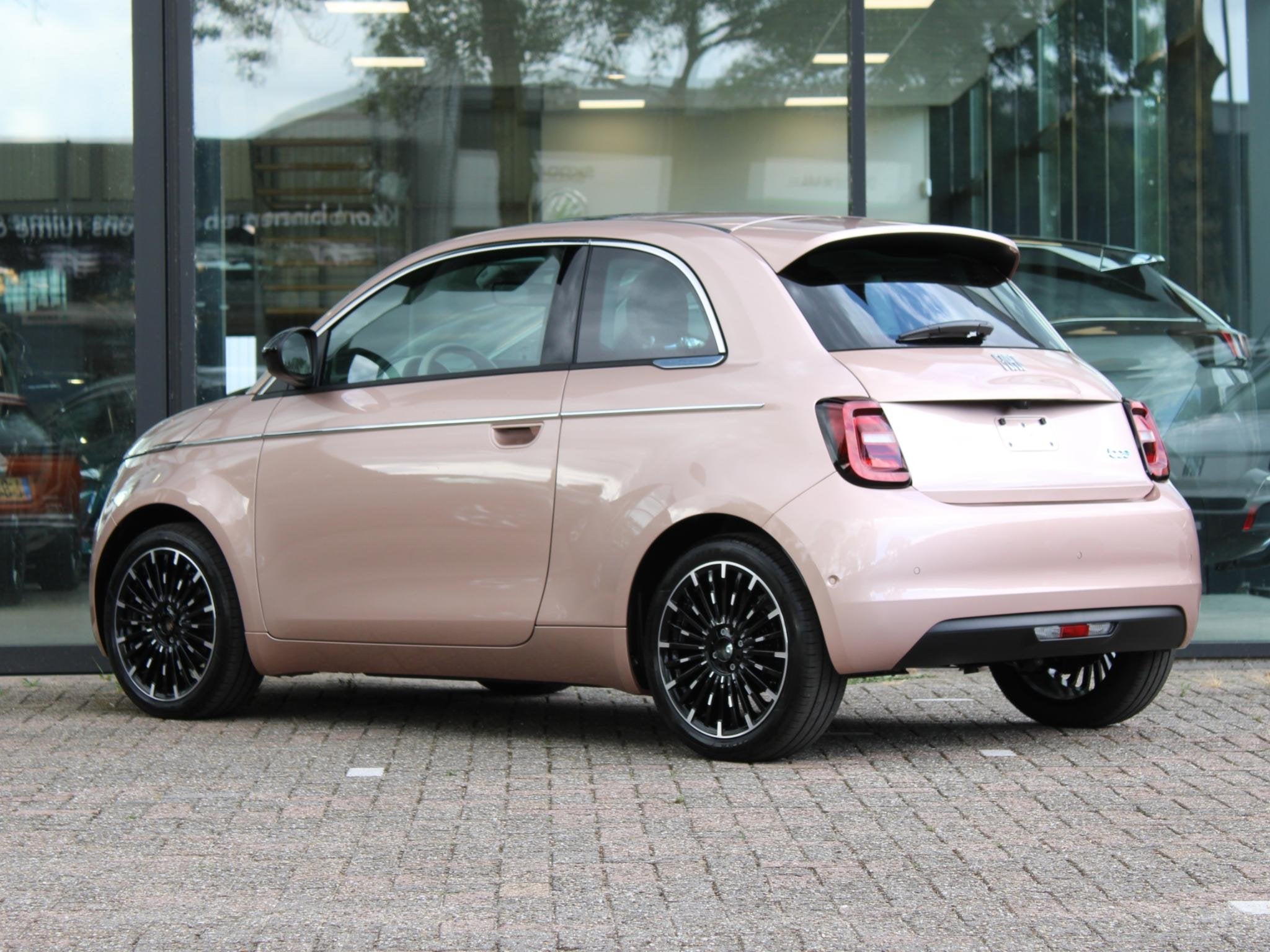 Fiat 500 La Prima 42 kWh VOORRAAD KORTING, 12 maanden, Automatische klimaatregeling, 118 pk, 4 stoelen