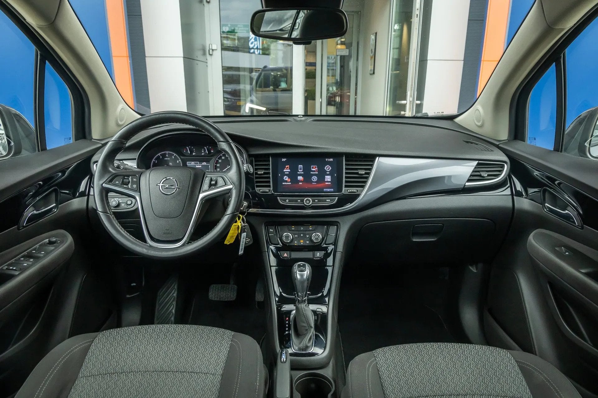 Foto 2 van Opel Mokka X 1.4 Turbo Innovation | Trekhaak | Parkeersensor