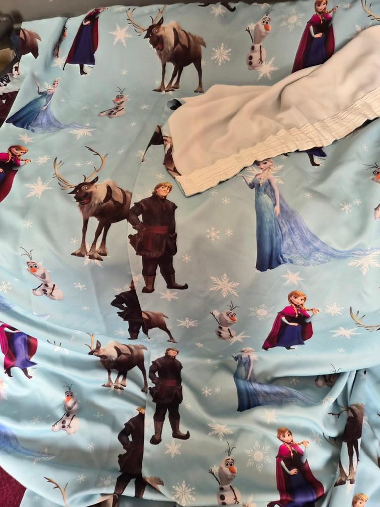 Frozen gordijnen, verduisterend, super lang 2 stuks., Kinderen en Baby's, Kinderkamer | Inrichting en Decoratie, Ophalen