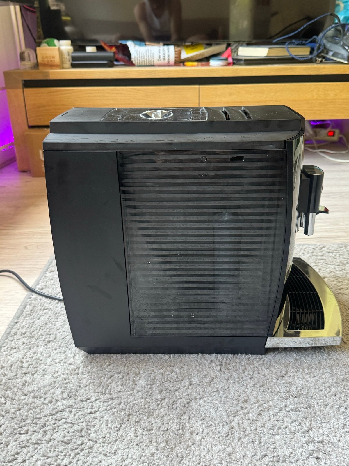 Jura E6 Koffiemachine - Zo goed als nieuw, 10 kopjes of meer, Koffiemachine, Zo goed als nieuw, JURA Elektroapparate AG