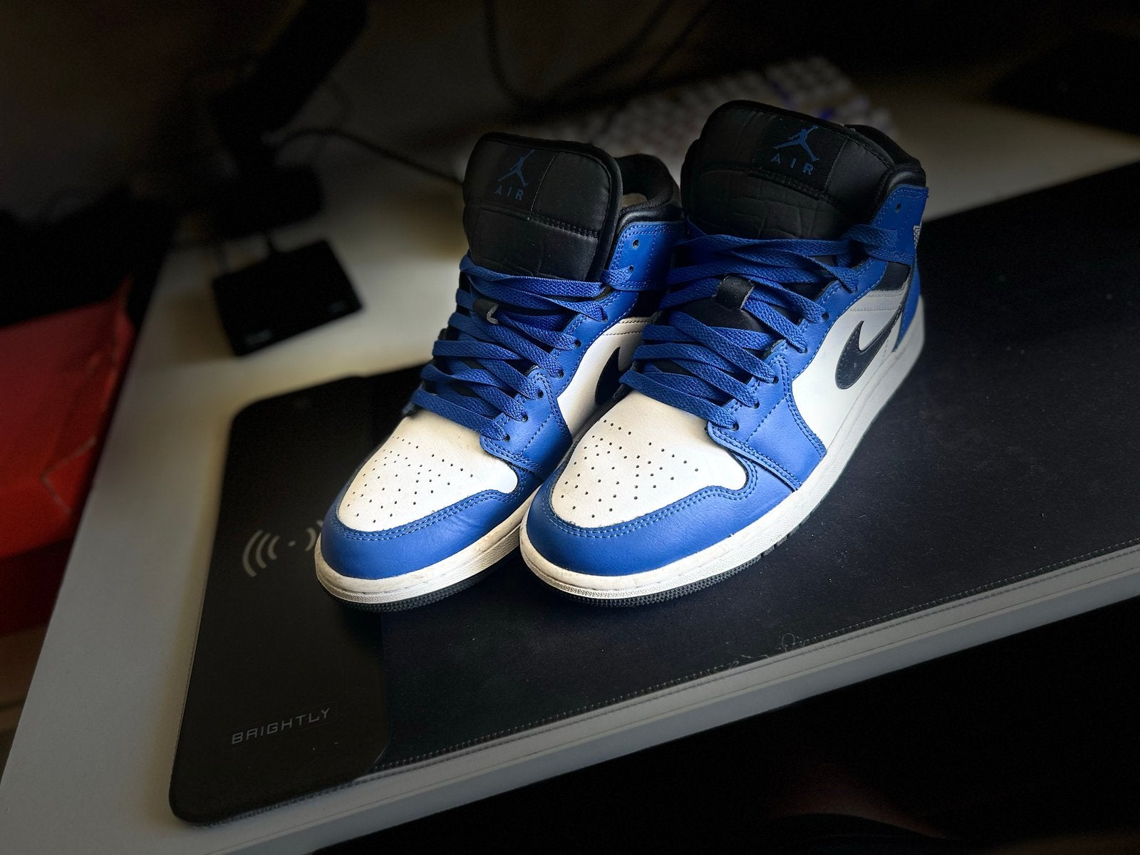 Jordan 1 Mid Royal Blue White Zwart - Maat 43,5, Kleding | Heren, Schoenen, Gedragen, Sneakers of Gympen, Blauw, Ophalen of Verzenden