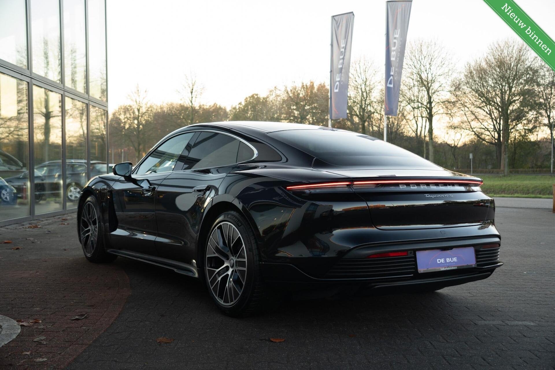 Porsche Taycan 4S Performance 84 kWh|Matrix|Chrono|Achteras, Auto's, Porsche, Automaat, Dealer onderhouden, Gebruikt, 4 stoelen