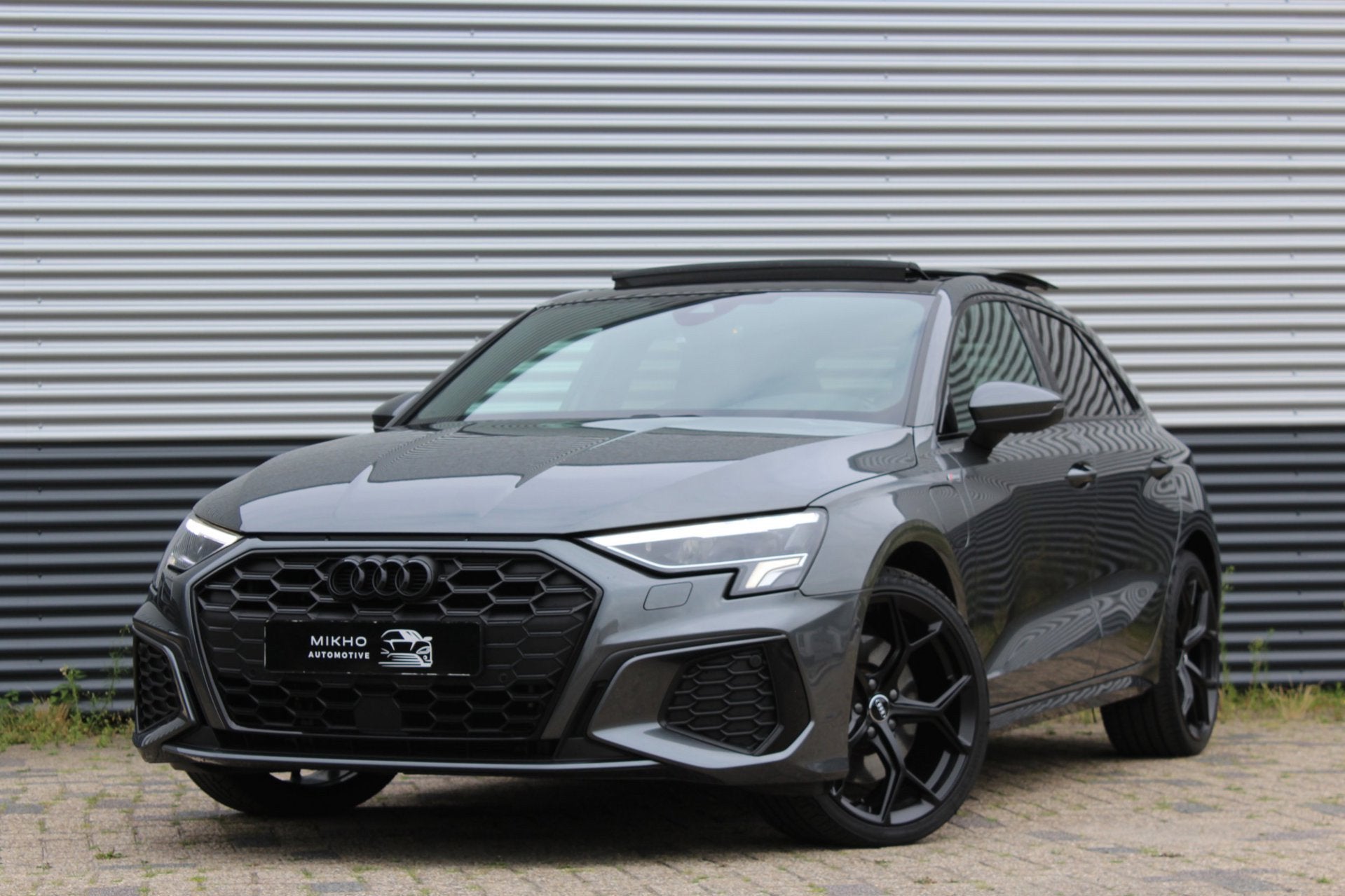 Audi A3 Sportback 45 TFSI e 3x S-Line | Pano | RS Zetels| B&, Zwart, 4 cilinders, Nieuw, Hybride Elektrisch/Benzine