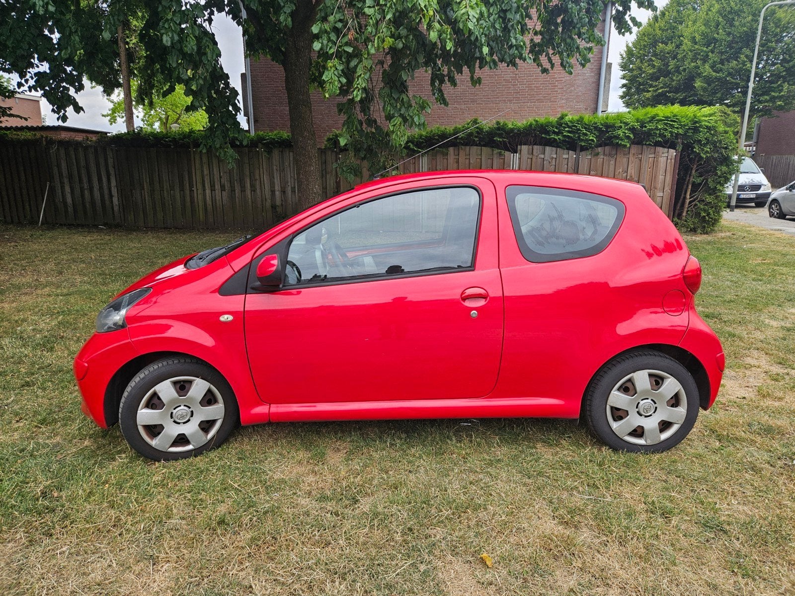 Toyota Aygo 2006 Rood, 28 km/l, 4 stoelen, 68 pk, Particulier