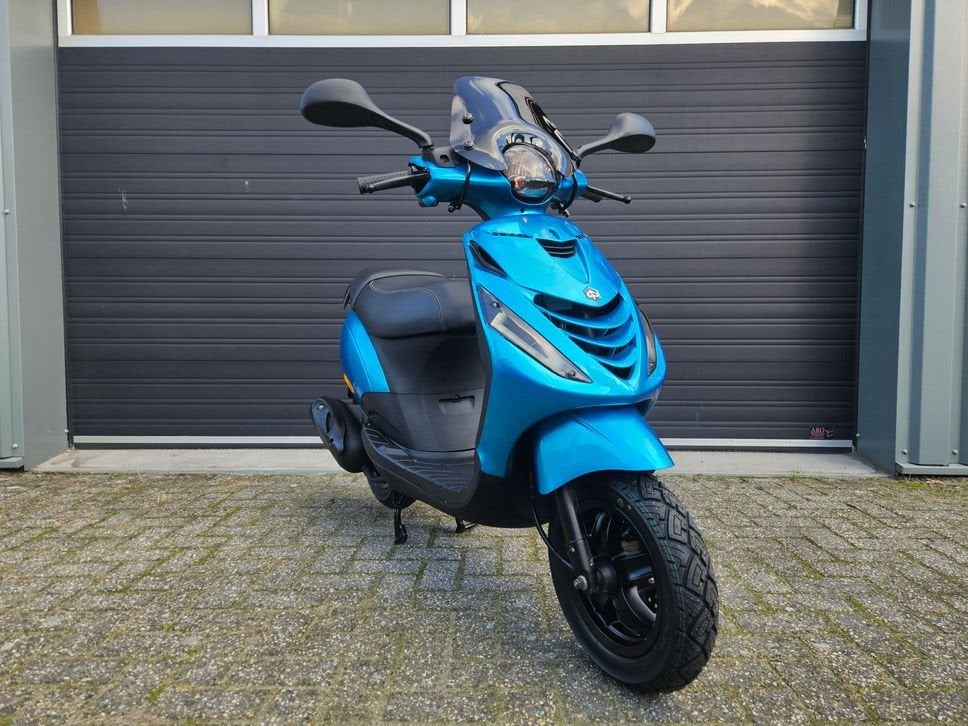PIAGGIO ZIP 50 4T-2V BROM 2017 CANDY BLEU GOED ONDERHOUDEN, Fietsen en Brommers, PIAGGIO, Onbekend, Onbekend, 50 cc