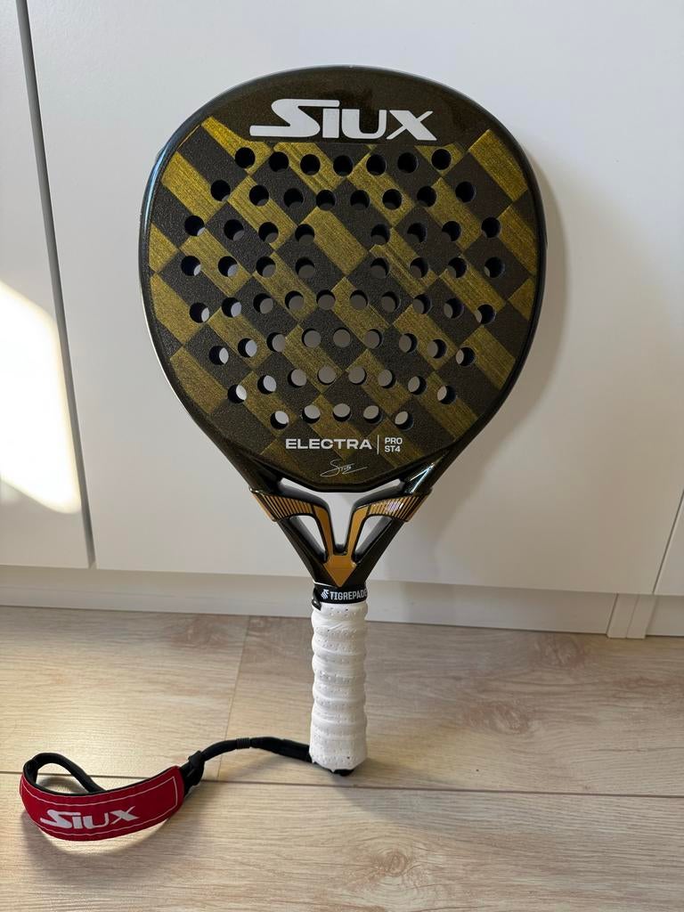 Siux Electra Pro ST4 padelracket, Sport en Fitness, Padel, Ophalen of Verzenden, Zo goed als nieuw, Padelracket