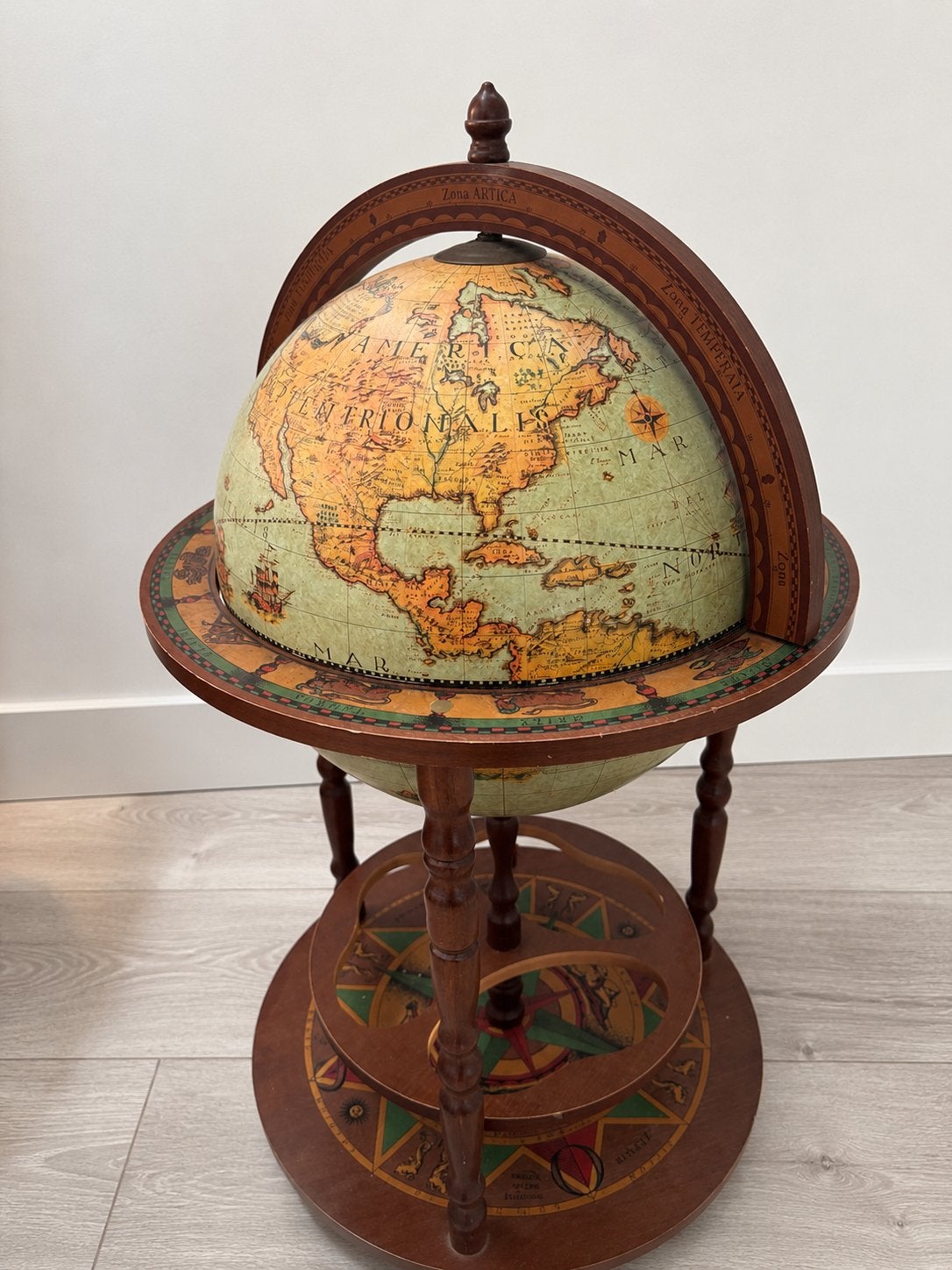 Zoffoli Bar Globe - Vintage Wereldbol met Opbergruimte, Huis en Inrichting, Woonaccessoires | Wereldbollen, Zo goed als nieuw