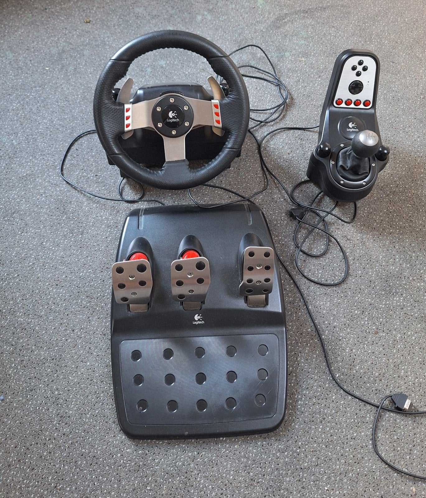 Logitech G27 Racestuur met pedalen en shifter (compleet), Racestuur, Gebruikt, Force feedback, Ophalen of Verzenden