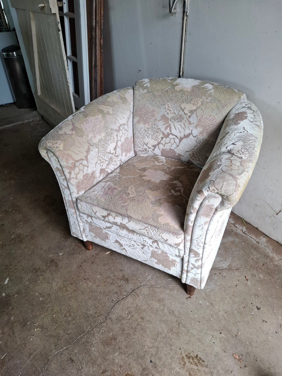 Comfortabele fauteuil met bloemenpatroon, Ophalen, Gebruikt, Klassiek, Bloemenpatroon, 75 tot 100 cm