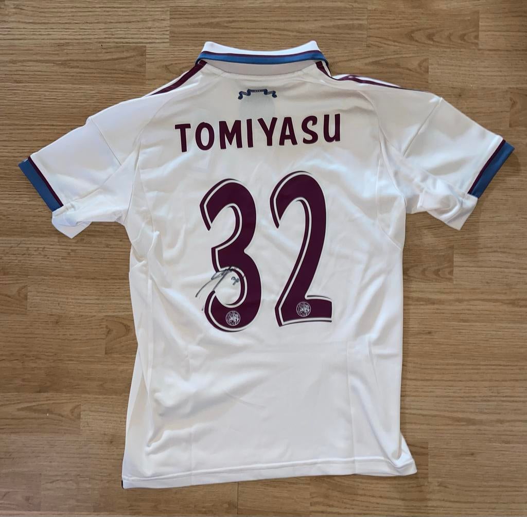 Tomiyasu Ajax shirt gesigneerd + foto bewijs - Nieuw!, Ophalen of Verzenden, Nieuw, Shirt