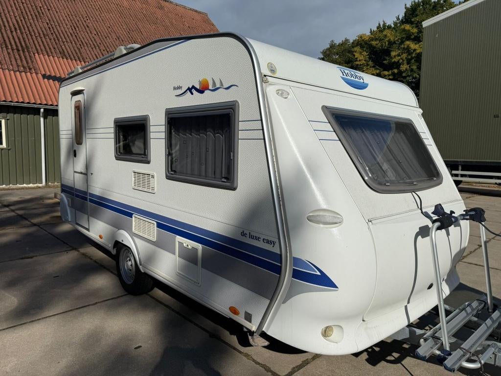 hobby 440 sf caravan, luifel, ronde voortent, fietsendrager, Koelkast, Hobby, Treinzit, Dwarsbed