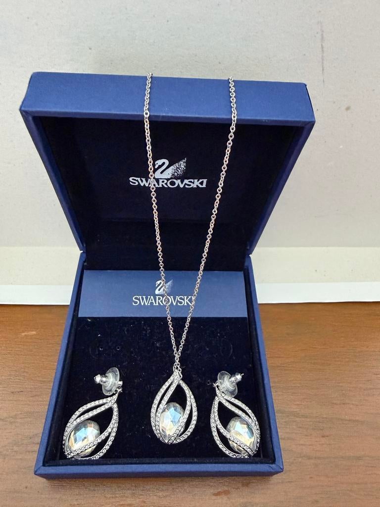 Swarovski ketting en oorbellen set, Overige materialen, Gebruikt, Zilver, Ophalen