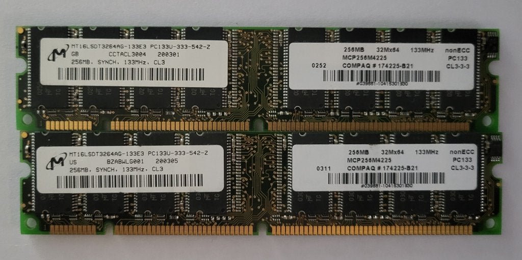 2x Compaq 174225-B21 256MB SDRAM Non-ECC PC133, Ophalen of Verzenden, Overige soorten, Desktop, 133MHz