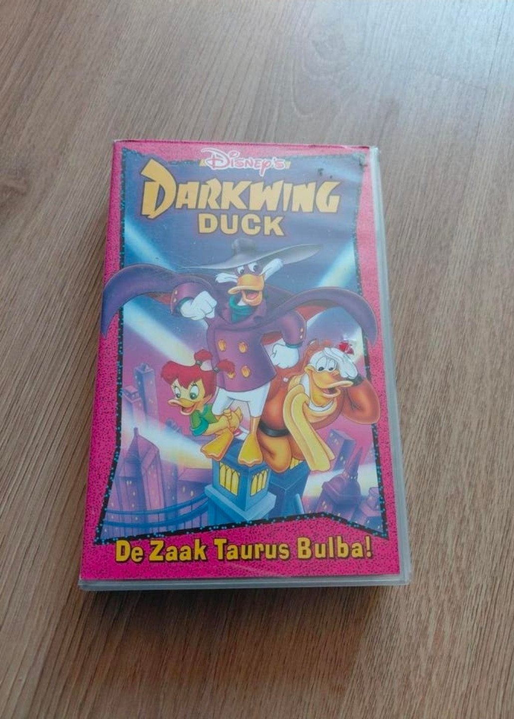 Darkwing Duck - De Zaak Taurus Bulba Video. Disney., Alle leeftijden, Ophalen of Verzenden, Tekenfilm, VHS