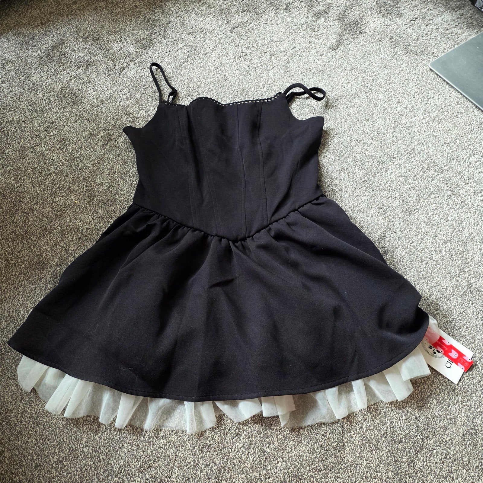 Nieuw Zwart Jurkje Maat L met Witte Tule, Kleding | Dames, Zwart, Maat 42/44 (L), Nieuw, Ophalen of Verzenden