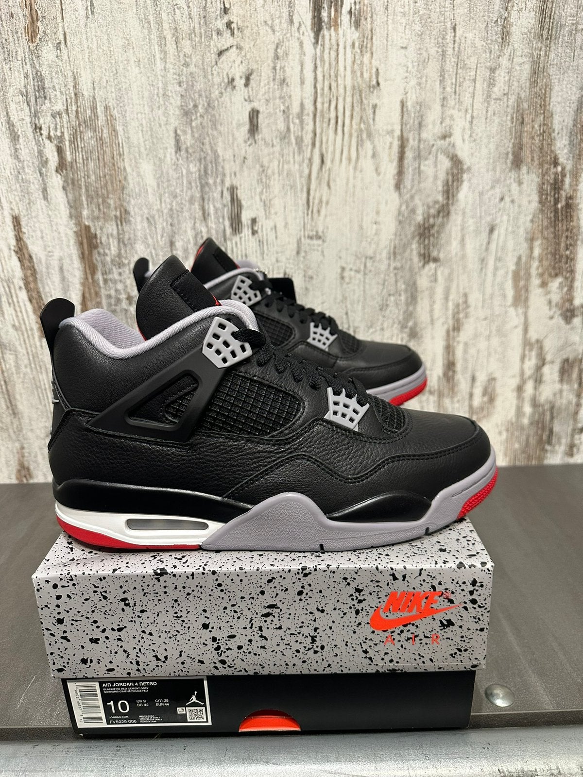 Nike Air Jordan 4 Bred Reimagined – Maat 44, Kleding | Heren, Schoenen, Ophalen of Verzenden, Nieuw, Zwart