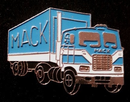 Mack truck pin- blauw gelakt, Verzenden, Nieuw, Transport, Speldje of Pin