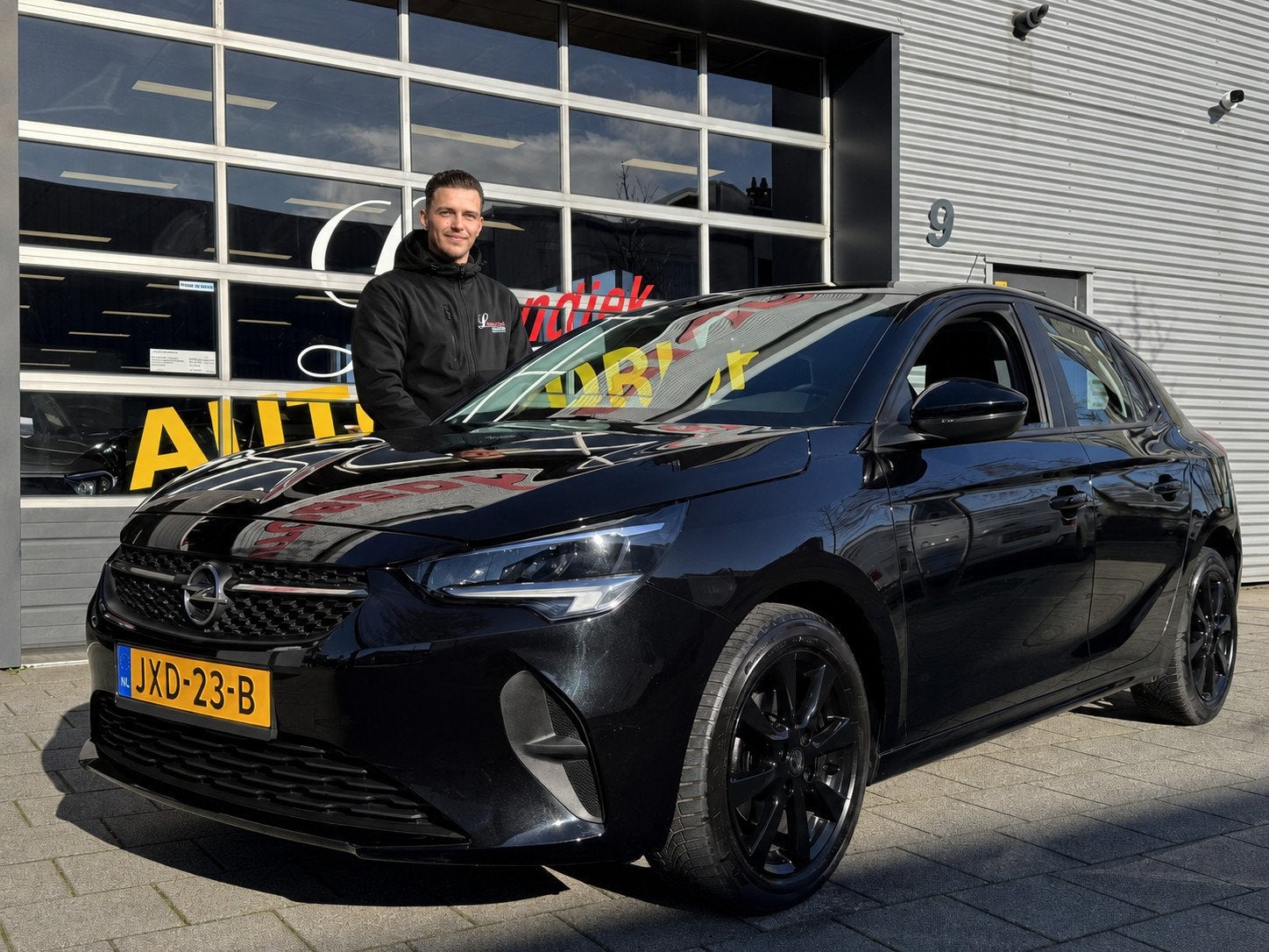 Opel Corsa 1.2 BLACK Edition - Navigatie / Apple CarPlay I A, Auto's, Opel, Voorwielaandrijving, Dealer onderhouden, Stof, Gebruikt