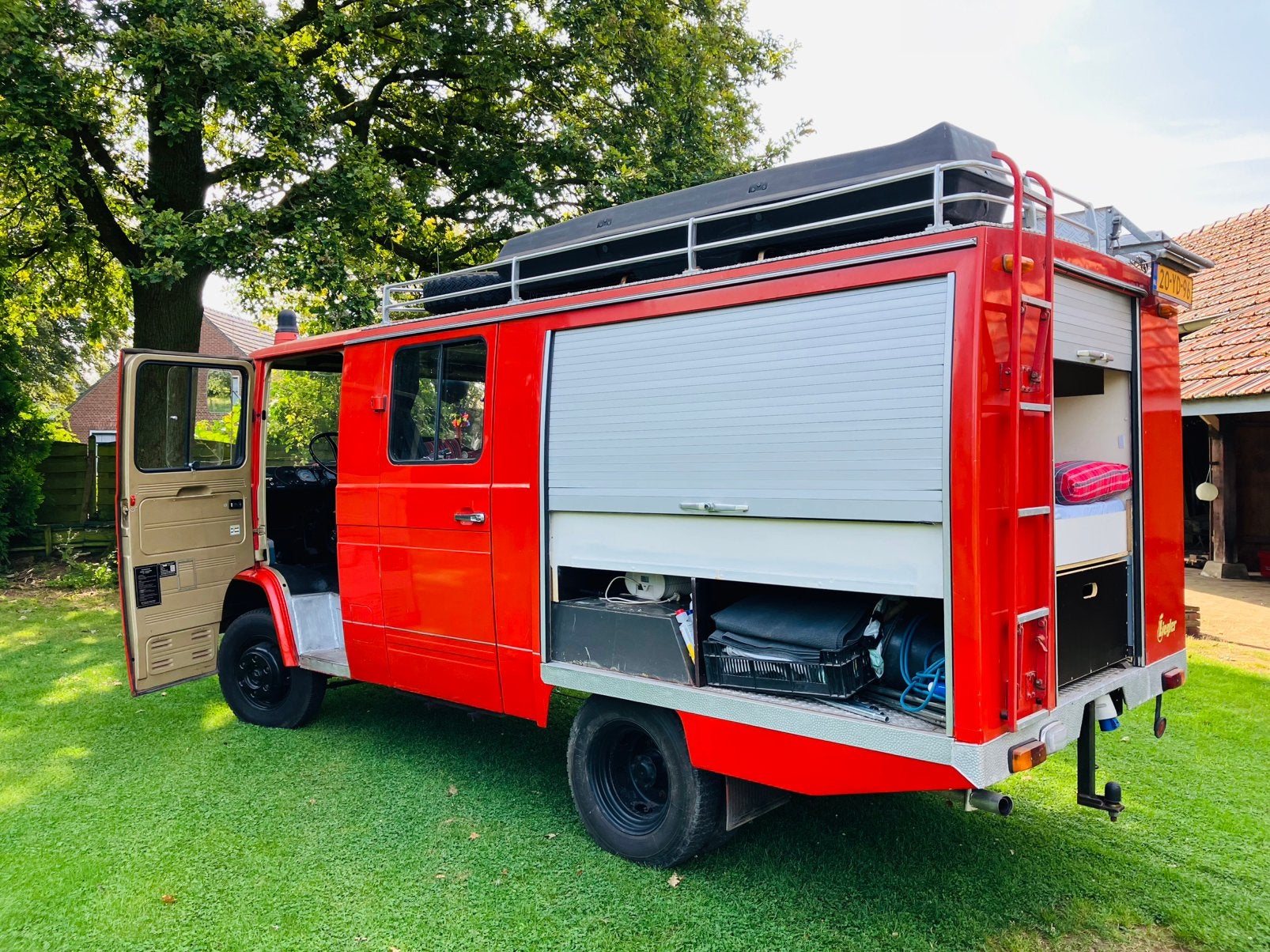 Foto 5 van Brandweer camper oldtimer belastingvrij dubbellucht LF 408 G