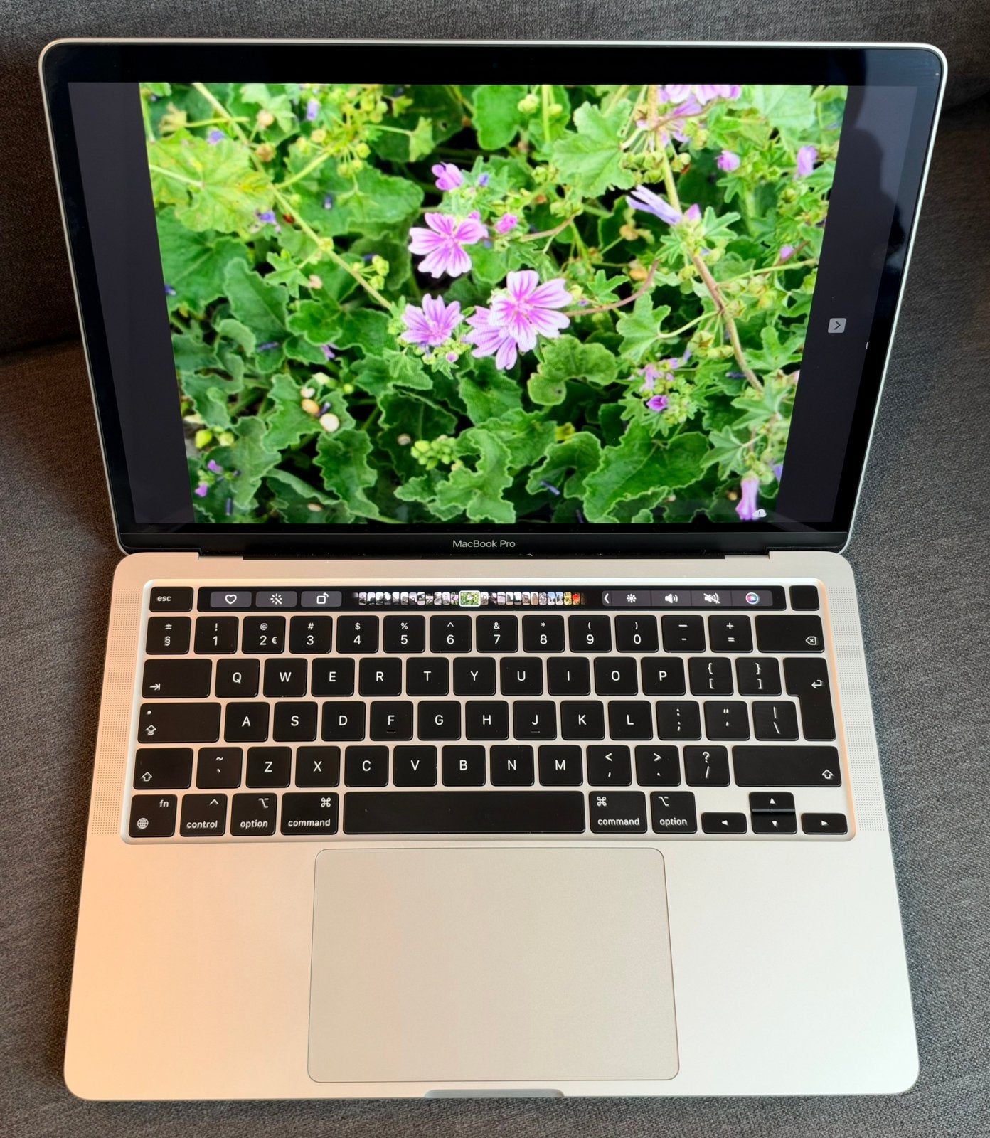 Foto 4 van  MacBook Pro 13” M1 256GB touchbar uitstekende staat