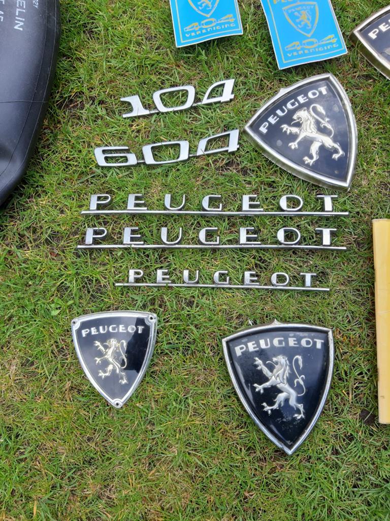 Peugeot oldtimer  onderdelen...banden en lampen zijn nieuw.., Auto-onderdelen, Ophalen of Verzenden, Nieuw, Peugeot