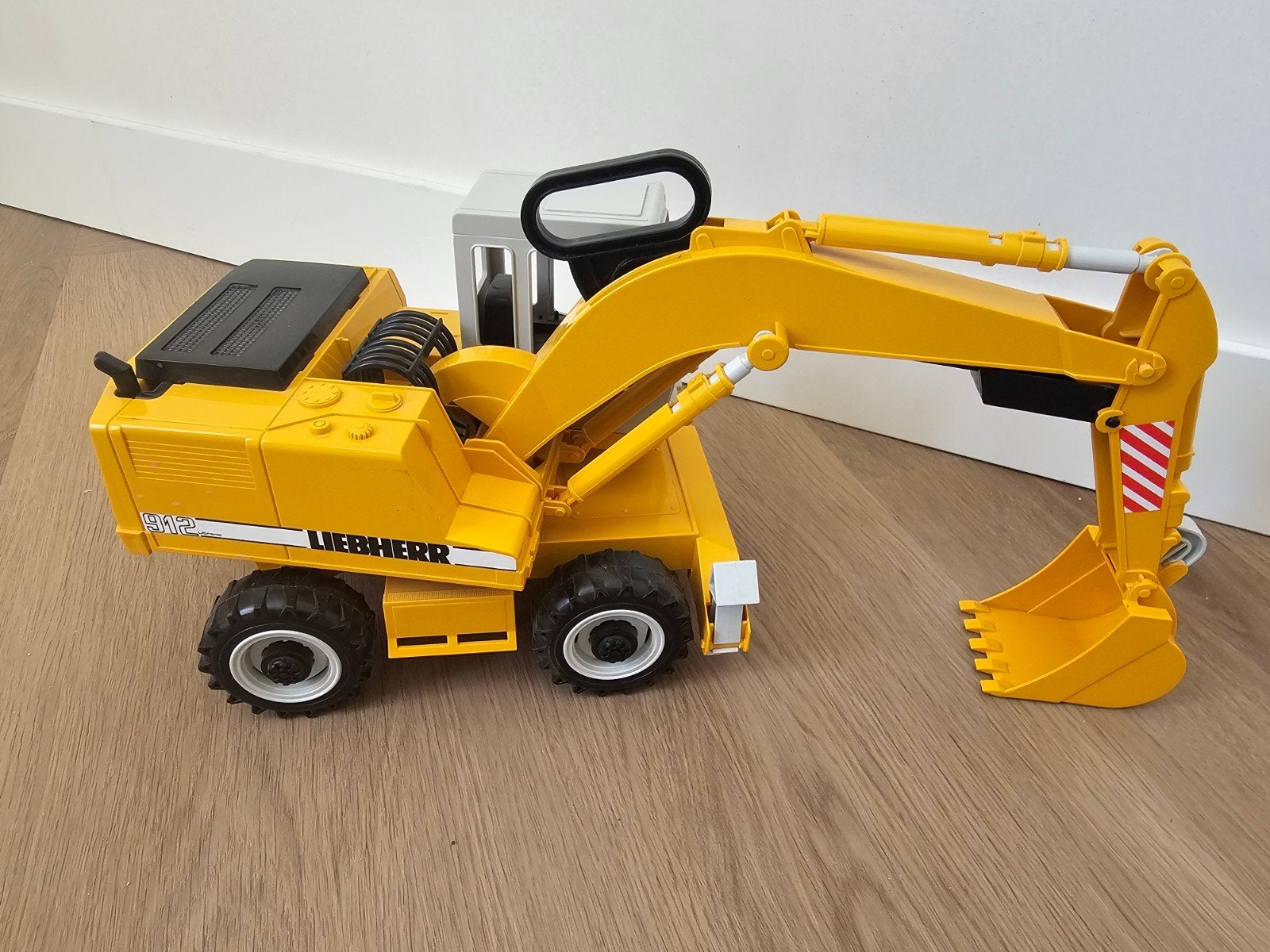 Bruder Liebherr Graafmachine 912, Ophalen of Verzenden, Gebruikt