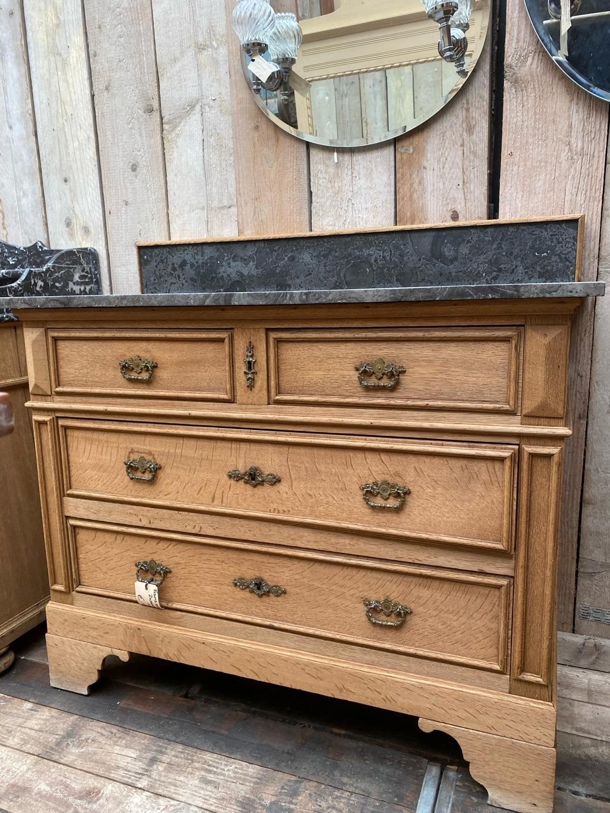 Stoer landelijke Frans eiken kast ladekast commode
