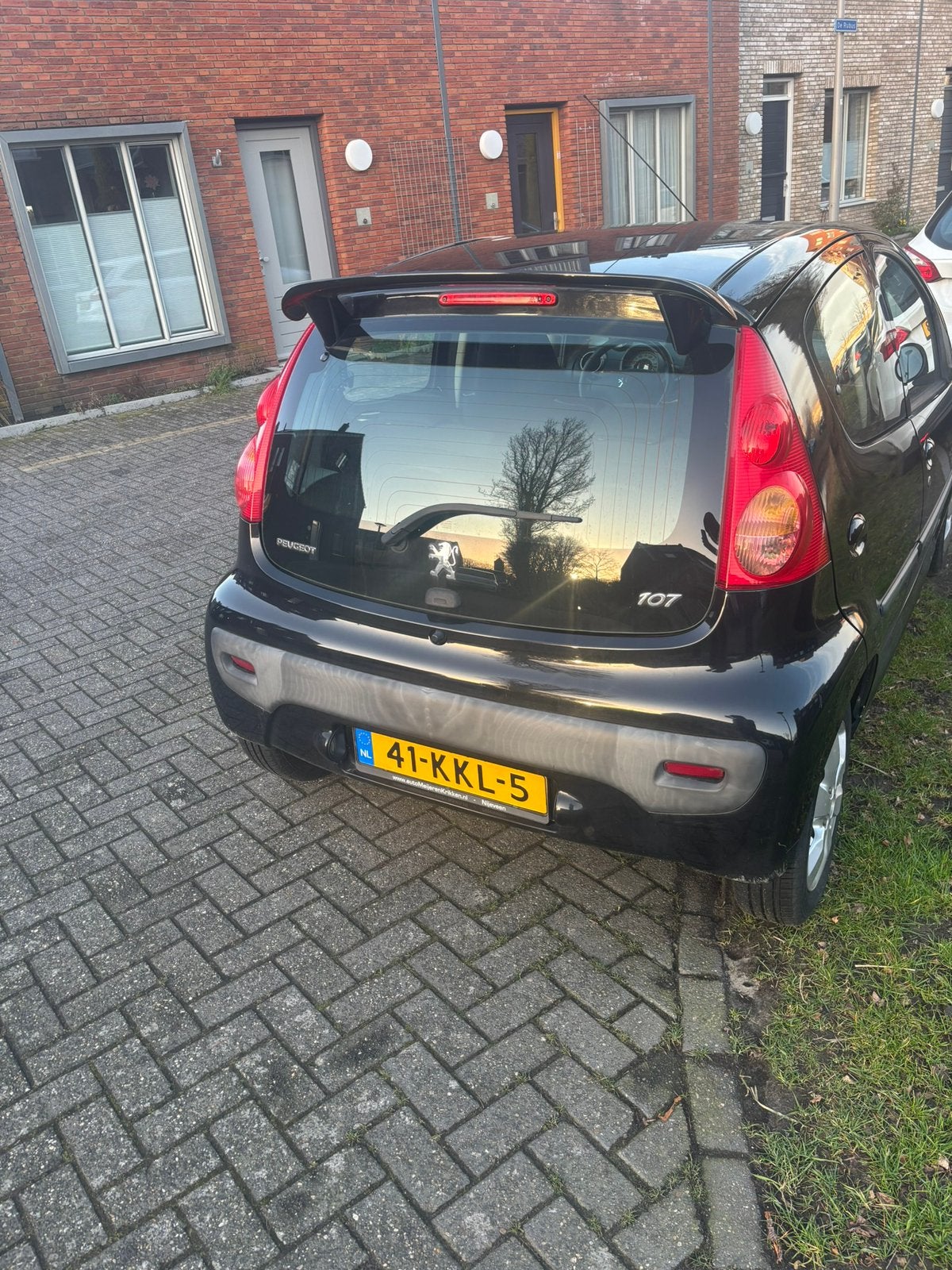 Peugeot 107 1.0 12V 5DR 2009 Zwart, Ophalen, Voor, Nieuw, Spatbord