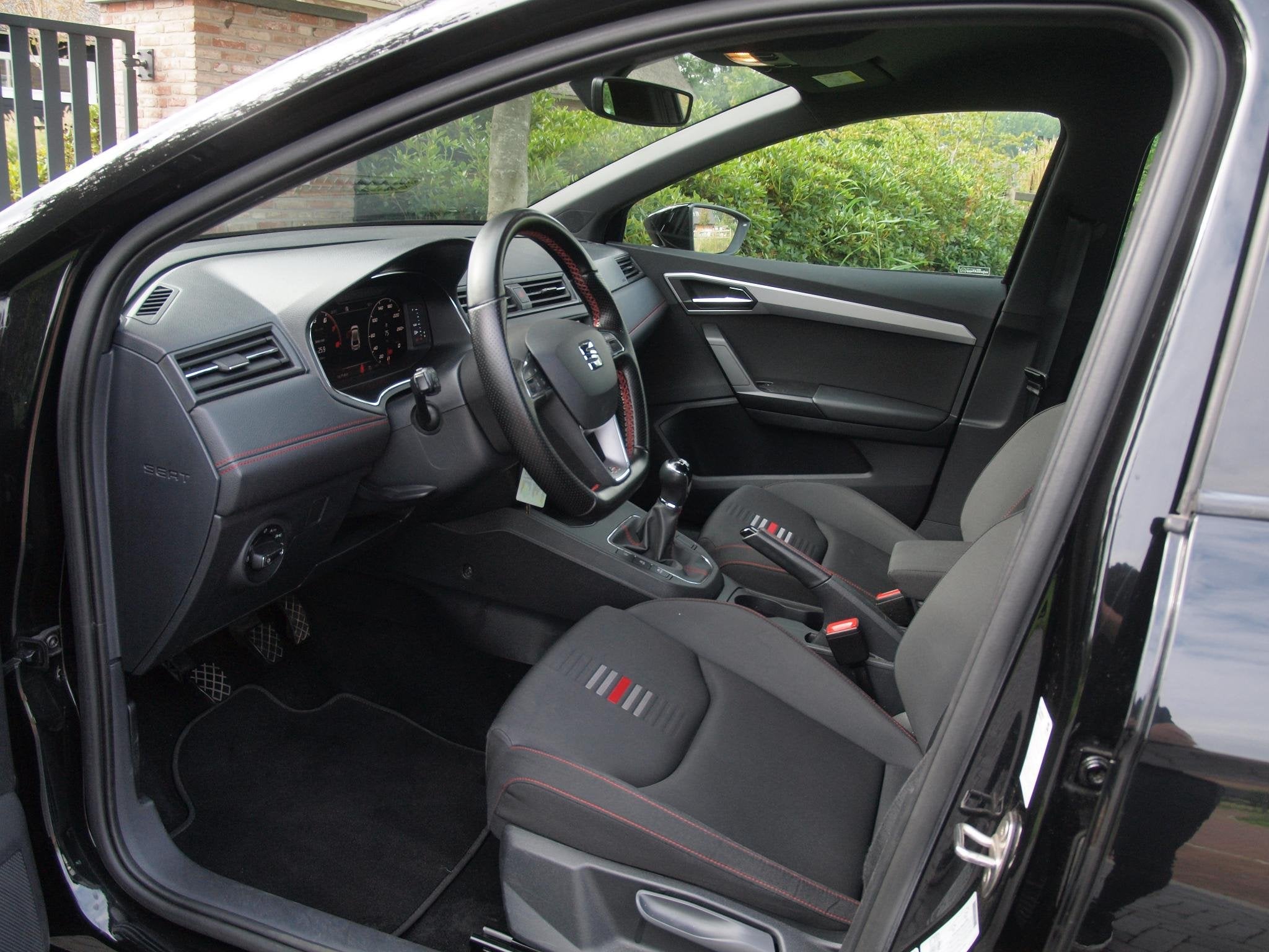 SEAT Ibiza 1.0 TSI FR Business Intense | Camera | Apple Carp, Voorwielaandrijving, Stof, 95 pk, Origineel Nederlands
