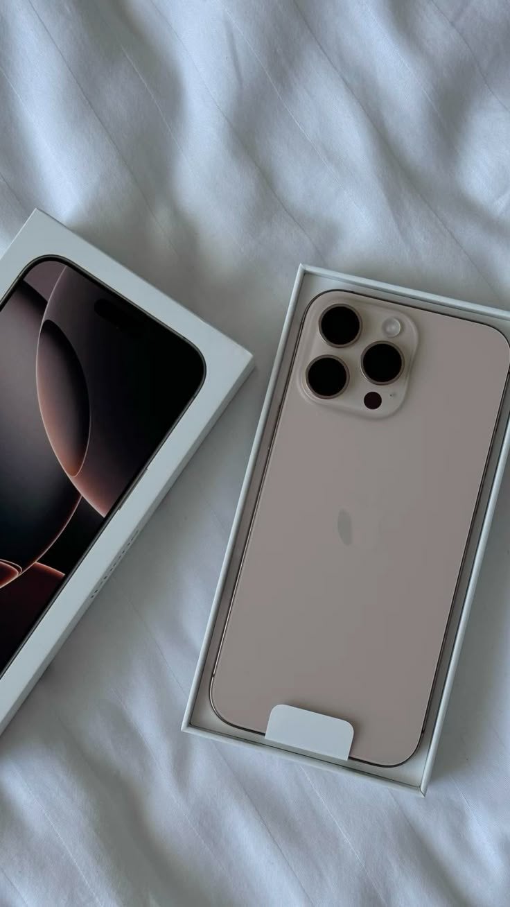 APPLE iPhone 16 Pro Max - 256 GB Desert Titanium krasvrij, Telecommunicatie, IPhone 16 Pro Max, Ophalen of Verzenden, Zo goed als nieuw