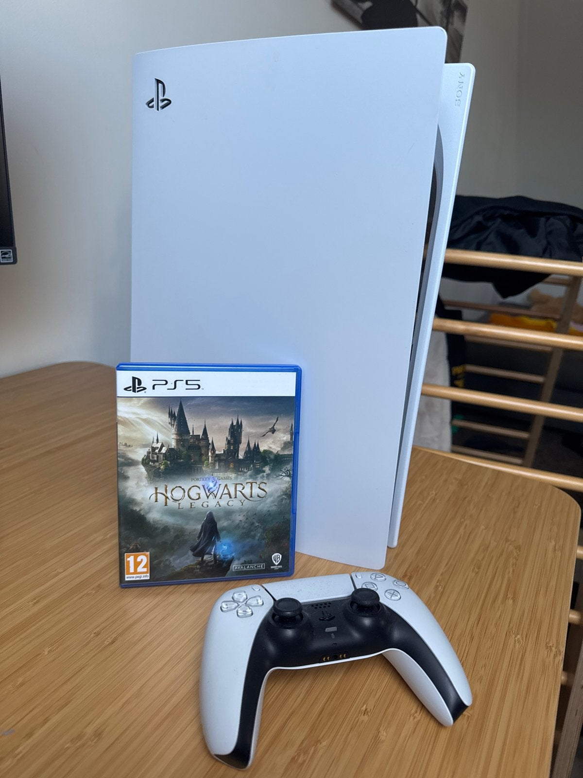 PlayStation 5 Disc Edition met Hogwarts Legacy, Online, 1 speler, Ophalen of Verzenden, Zo goed als nieuw