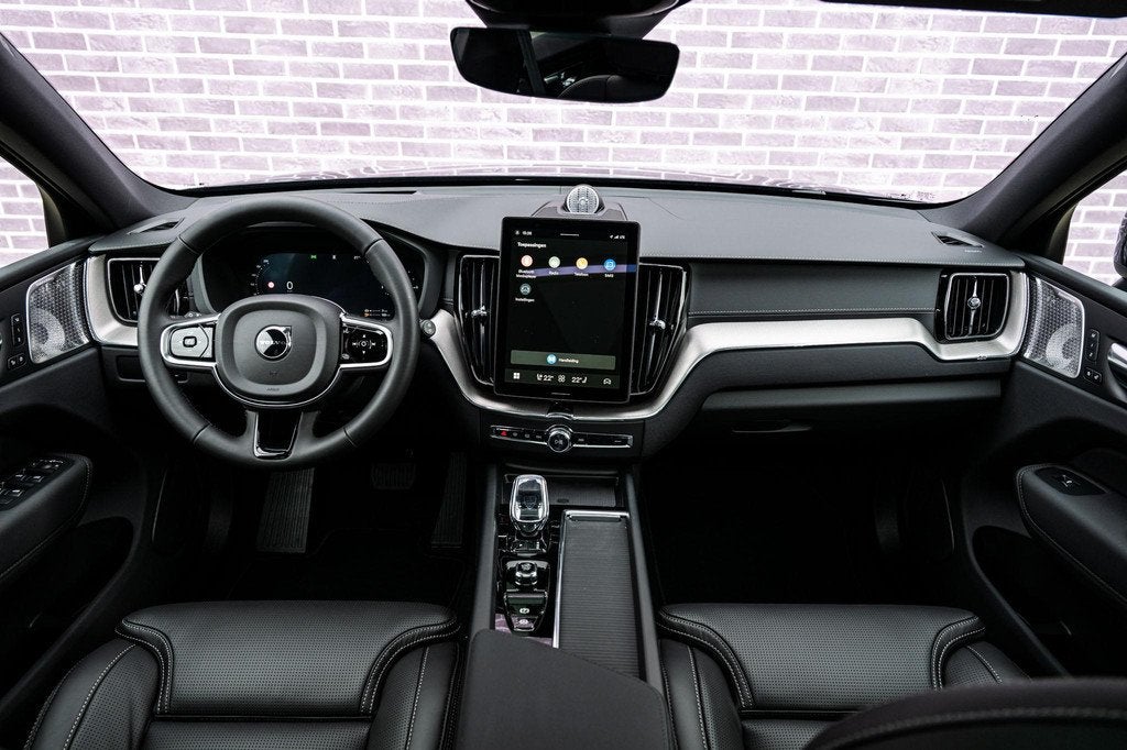 Volvo XC60 2.0 T8 Plug-in hybrid AWD Ultra Dark Executive Ed, Auto's, Volvo, Automaat, 12 maanden, Euro 6, Lichtsensor