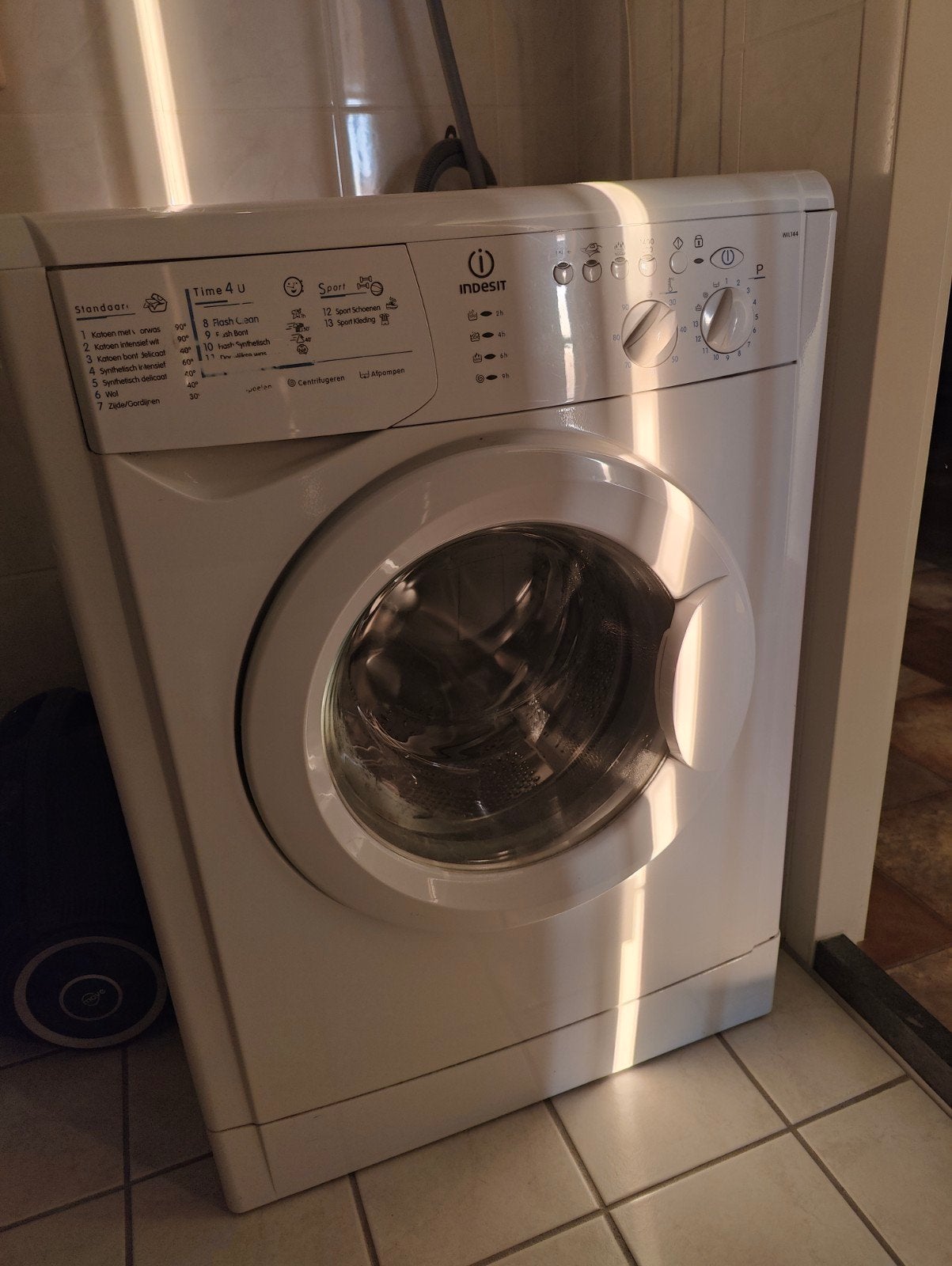 Indesit Wasmachine - kan nog een ronde mee!, Ophalen, Gebruikt, 85 tot 90 cm, 1200 tot 1600 toeren