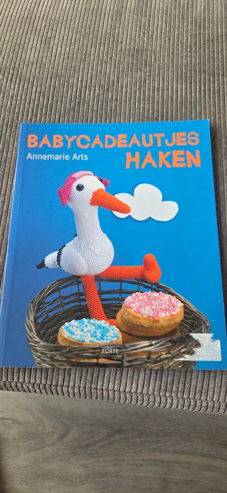 Annemarie Arts - Babycadeautjes haken, Breien en Haken, Ophalen of Verzenden, Zo goed als nieuw, Annemarie Arts
