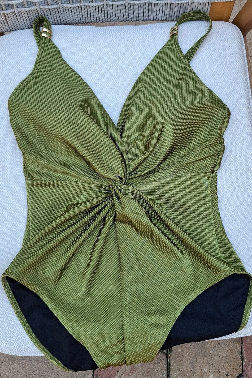 Nieuw Beachwave badpak, maat 44,olijfgroen, Kleding | Dames, Badmode en Zwemkleding, Beachwave, Nieuw, Badpak, Ophalen of Verzenden