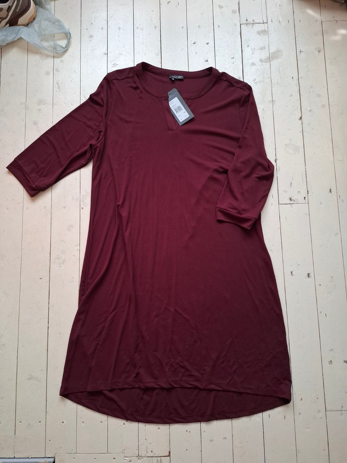 Norah jurk maat 48, bordeaux, nieuw met prijskaartje, Kleding | Dames, Jurken, Verzenden, Maat 46/48 (XL) of groter, Nieuw, Norah